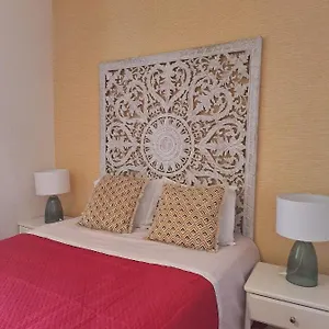 Flores Apartment